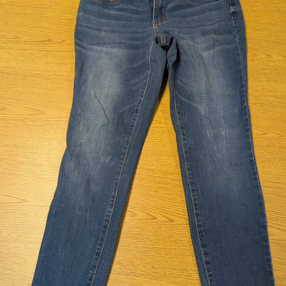 Aeropostale Skinny Jeans in Faded Blue Wash
